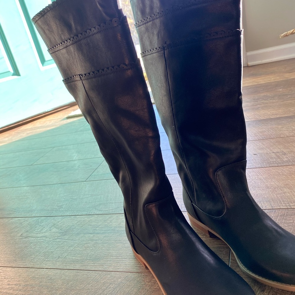 Black Boots